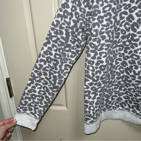 T by Talbots Classic French Terry Cheetah Sweatshirt Size Small - Picture 5 of 11